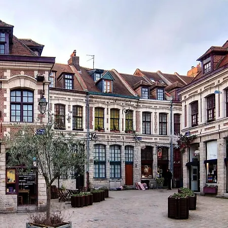 Centre - Cozy Ap With Terrace & Parking